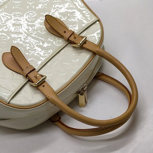 Authentic Louis Vuitton Summit Drive White Vernis Hand Bag mn579-112725 - Picture 5 of 16